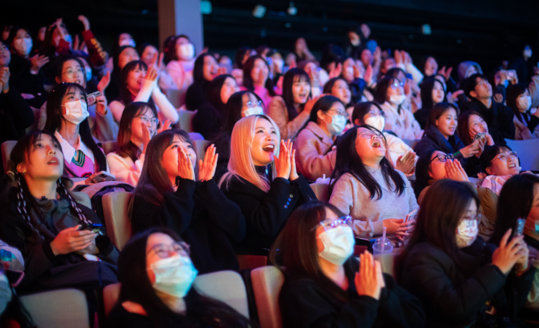 专访狼队电竞总经理藤菲菲：期待更多女性在电竞行业中被看见